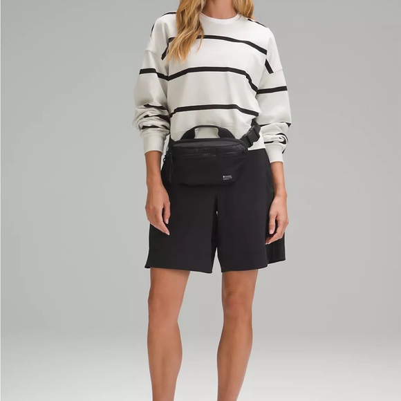 Lululemon Belt bag unisex crossbody bag - Picture 2 of 5